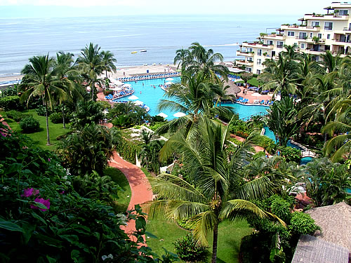 Velas Vallarta courtyard and ocean
