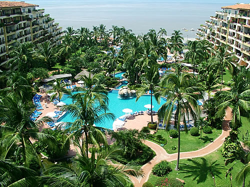 Velas Vallarta courtyard